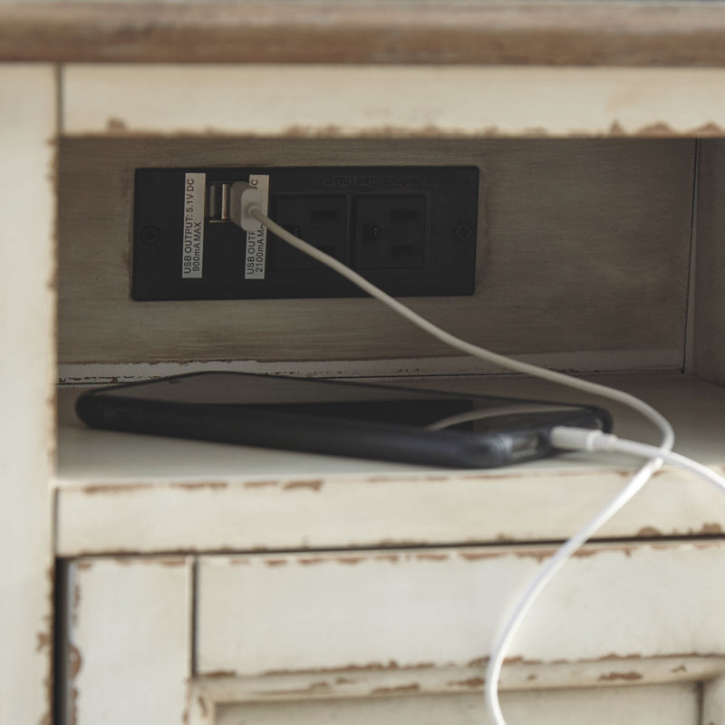 Realyn - Chair Side End Table - AC / USB - White / Brown