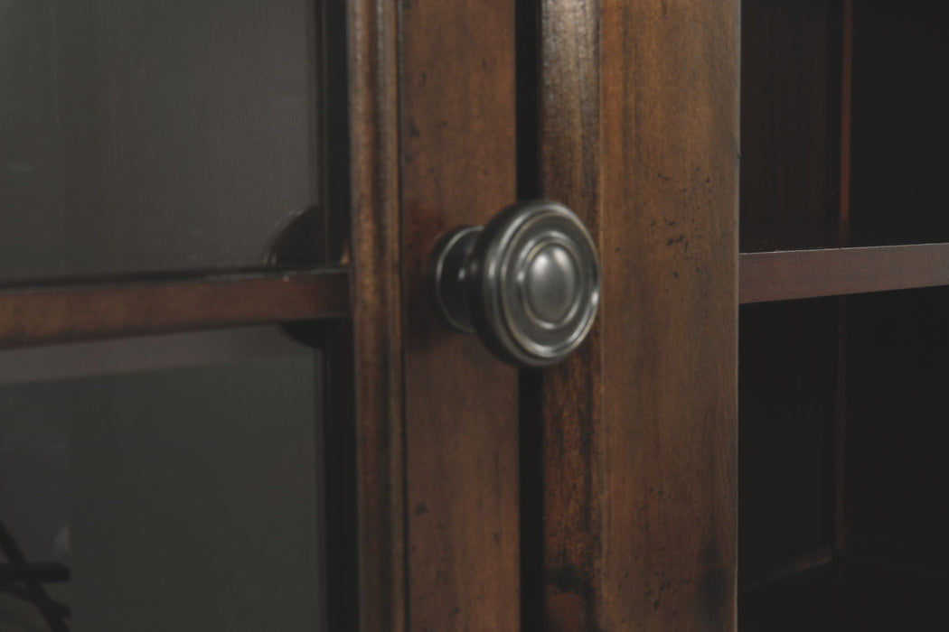 Roddinton - XL TV Stand w/Fireplace Option - Dark Brown