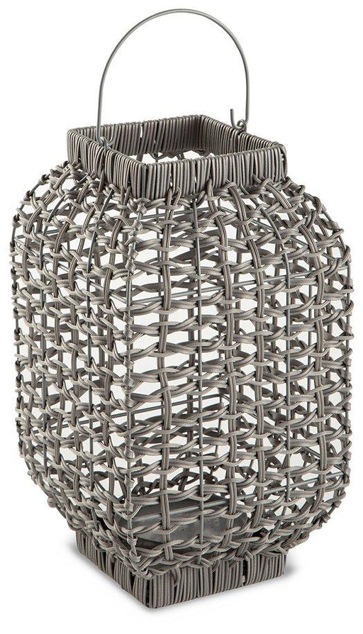 Evonne Lantern image