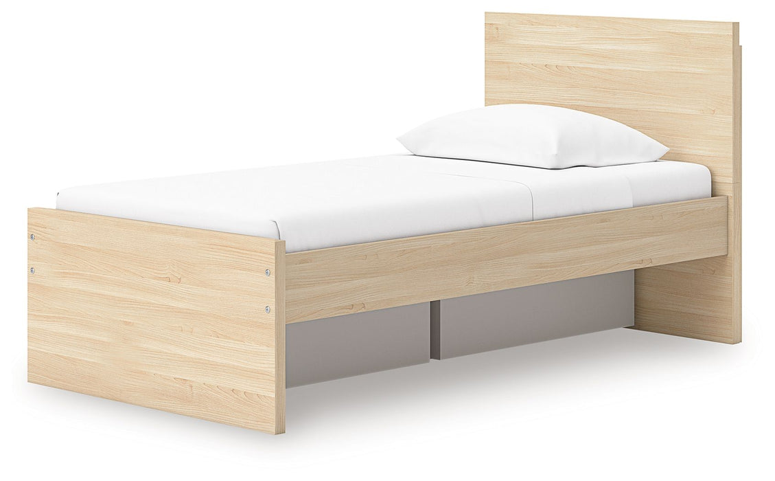Onita - Panel Platform Bed