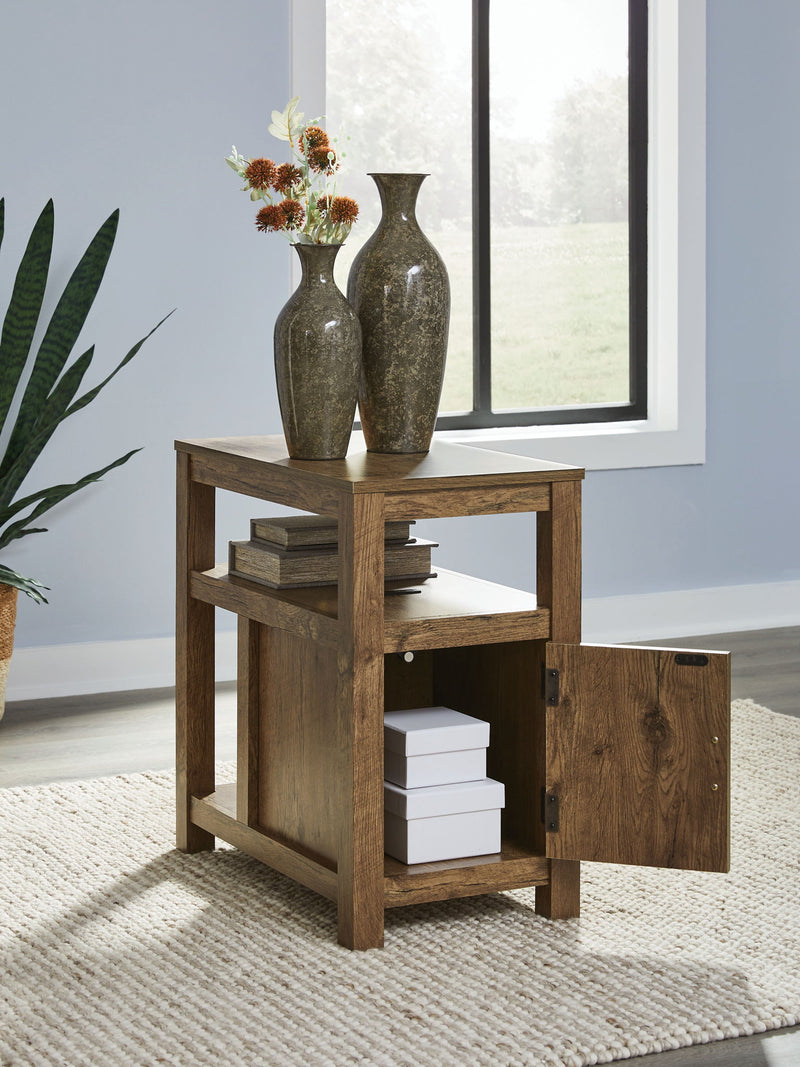 Fendenmore - Chair Side End Table
