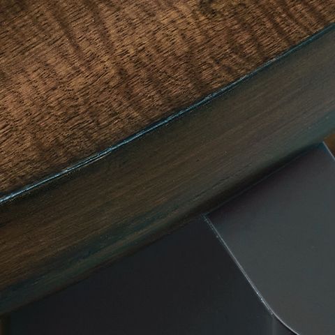 Kraeburn - Round End Table - Brown / Black